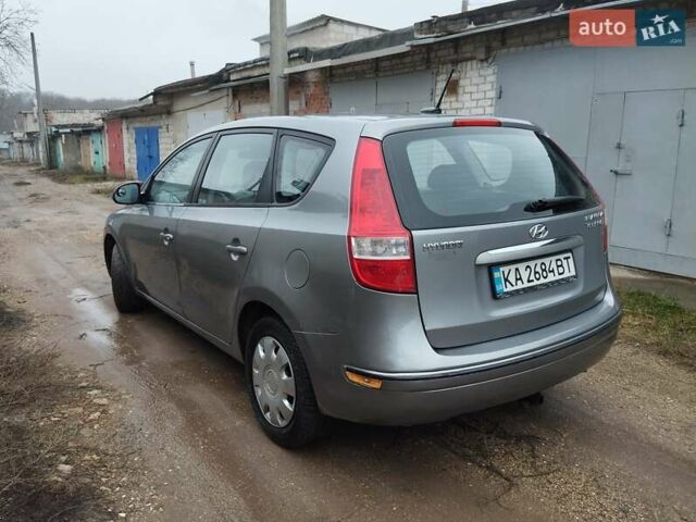 Сірий Хендай Елантра, об'ємом двигуна 2 л та пробігом 246 тис. км за 5800 $, фото 5 на Automoto.ua