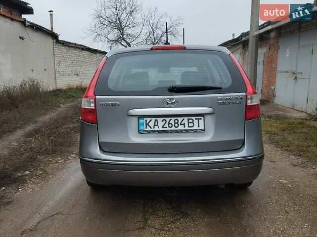 Сірий Хендай Елантра, об'ємом двигуна 2 л та пробігом 246 тис. км за 5800 $, фото 7 на Automoto.ua