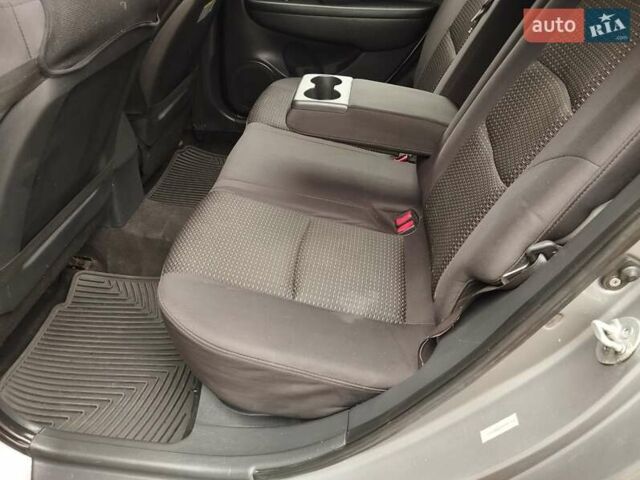 Сірий Хендай Елантра, об'ємом двигуна 2 л та пробігом 246 тис. км за 5800 $, фото 12 на Automoto.ua