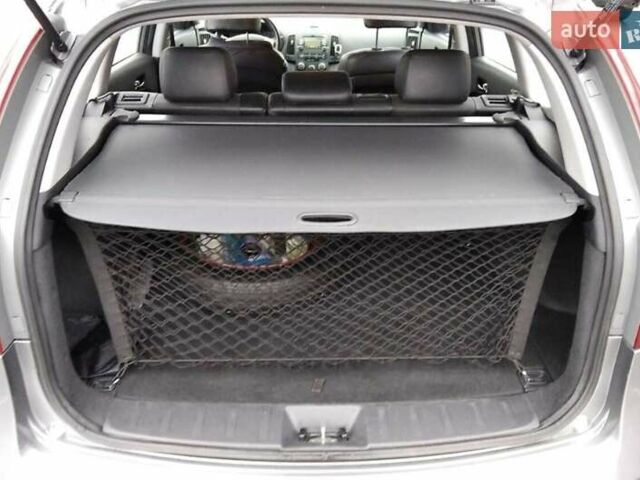 Сірий Хендай Елантра, об'ємом двигуна 1.98 л та пробігом 167 тис. км за 9000 $, фото 5 на Automoto.ua