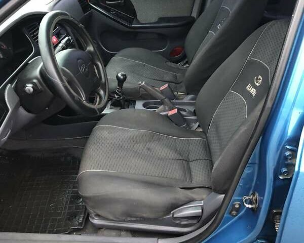 Синий Хендай Элантра, объемом двигателя 2 л и пробегом 300 тыс. км за 2050 $, фото 9 на Automoto.ua