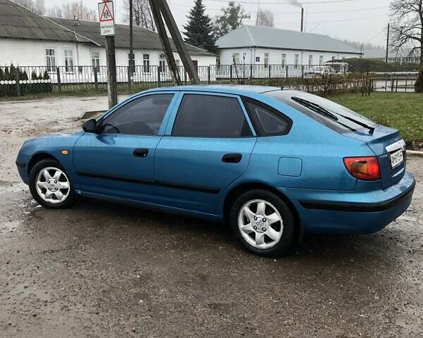 Синий Хендай Элантра, объемом двигателя 2 л и пробегом 300 тыс. км за 2050 $, фото 1 на Automoto.ua