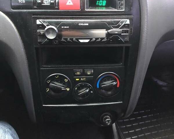 Синий Хендай Элантра, объемом двигателя 2 л и пробегом 300 тыс. км за 2050 $, фото 11 на Automoto.ua