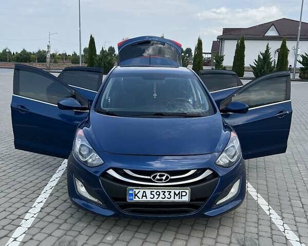 Синий Хендай Элантра, объемом двигателя 2 л и пробегом 140 тыс. км за 9500 $, фото 13 на Automoto.ua
