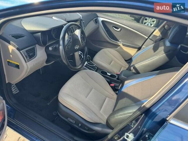 Хендай Элантра 2015 в Луцке на Automoto.ua Синий Хендай Элантра, объемом двигателя 2 л и пробегом 151 тыс. км за 9300 $, фото 2 на Automoto.ua
