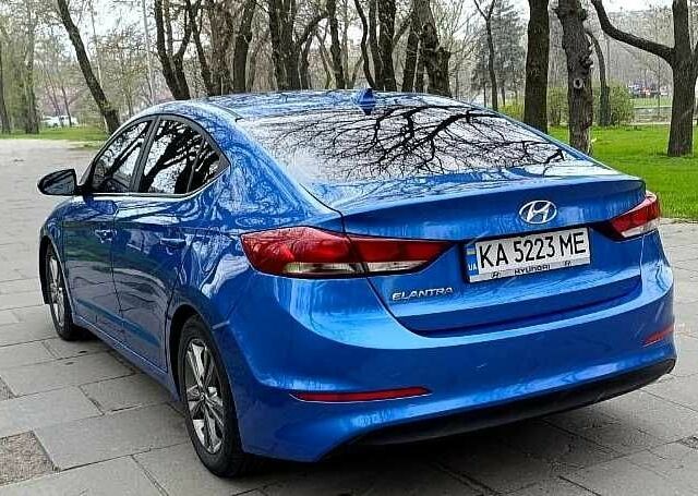 Синий Хендай Элантра, объемом двигателя 2 л и пробегом 190 тыс. км за 10700 $, фото 1 на Automoto.ua