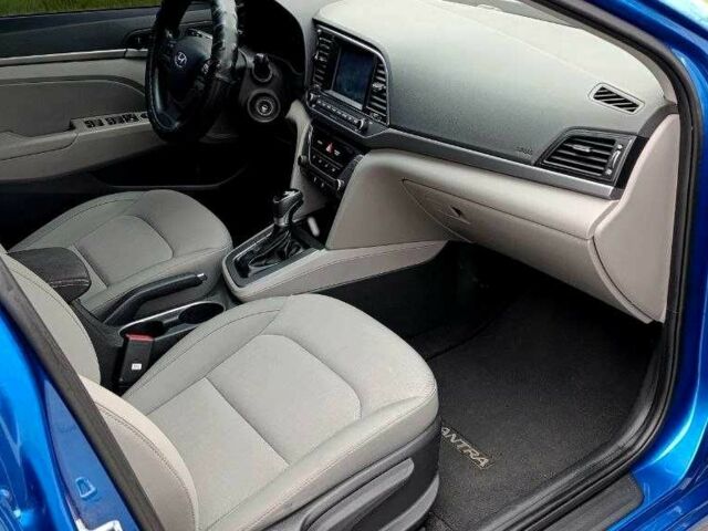 Синий Хендай Элантра, объемом двигателя 2 л и пробегом 190 тыс. км за 10700 $, фото 3 на Automoto.ua