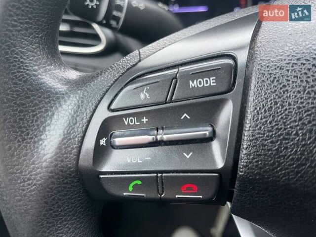 Синий Хендай Элантра, объемом двигателя 2 л и пробегом 135 тыс. км за 12990 $, фото 18 на Automoto.ua