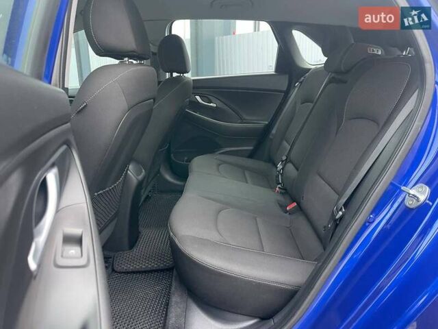 Синий Хендай Элантра, объемом двигателя 2 л и пробегом 135 тыс. км за 12990 $, фото 9 на Automoto.ua