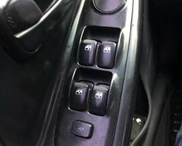 Синий Хендай Элантра, объемом двигателя 2 л и пробегом 300 тыс. км за 2400 $, фото 9 на Automoto.ua