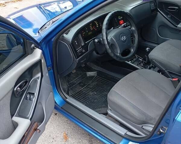 Хендай Элантра 2004 в Великой Багачке на Automoto.ua Синий Хендай Элантра, объемом двигателя 1.6 л и пробегом 190 тыс. км за 3700 $, фото 3 на Automoto.ua