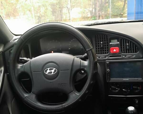 Синий Хендай Элантра, объемом двигателя 1.6 л и пробегом 200 тыс. км за 3700 $, фото 2 на Automoto.ua