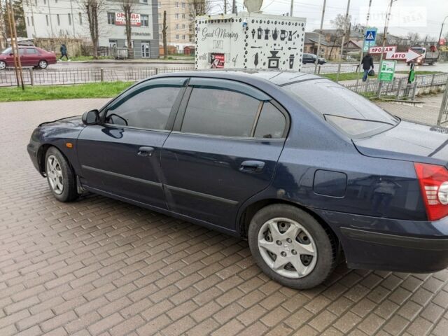 Синий Хендай Элантра, объемом двигателя 1.6 л и пробегом 360 тыс. км за 3500 $, фото 1 на Automoto.ua