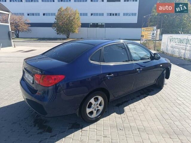 Синий Хендай Элантра, объемом двигателя 2 л и пробегом 267 тыс. км за 5900 $, фото 3 на Automoto.ua