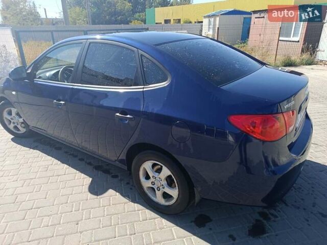 Синий Хендай Элантра, объемом двигателя 2 л и пробегом 267 тыс. км за 5900 $, фото 7 на Automoto.ua