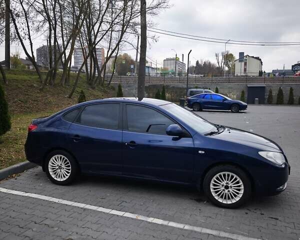 Синий Хендай Элантра, объемом двигателя 1.59 л и пробегом 287 тыс. км за 6300 $, фото 5 на Automoto.ua