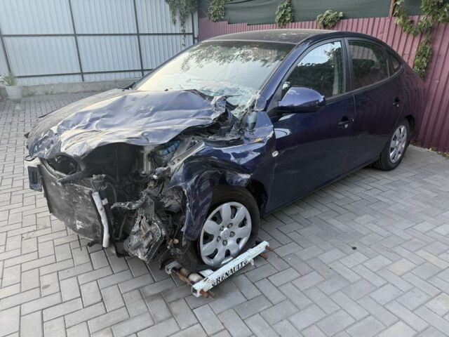 Синій Хендай Елантра, об'ємом двигуна 1.6 л та пробігом 55 тис. км за 2100 $, фото 4 на Automoto.ua