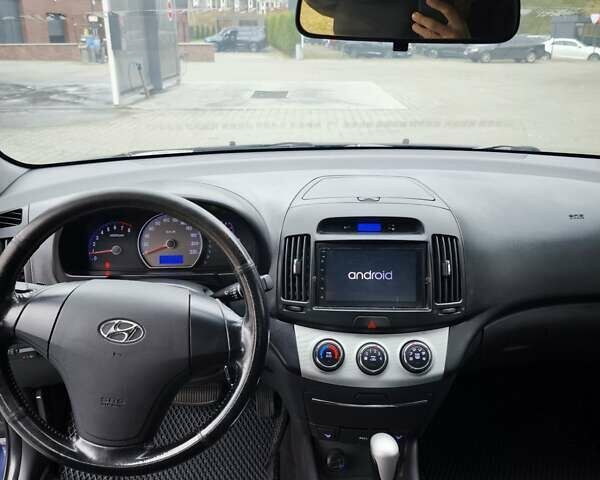 Синий Хендай Элантра, объемом двигателя 1.59 л и пробегом 287 тыс. км за 6300 $, фото 1 на Automoto.ua