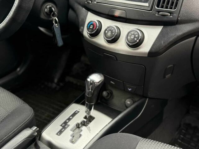 Синий Хендай Элантра, объемом двигателя 2 л и пробегом 284 тыс. км за 5499 $, фото 5 на Automoto.ua