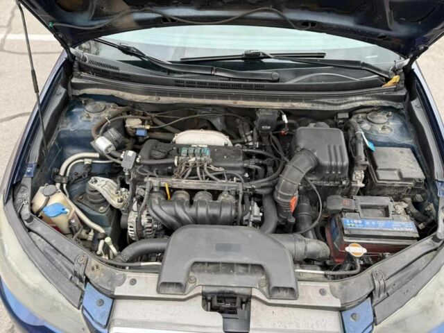 Синий Хендай Элантра, объемом двигателя 2 л и пробегом 284 тыс. км за 5499 $, фото 6 на Automoto.ua