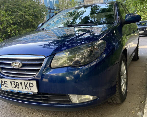 Синий Хендай Элантра, объемом двигателя 1.59 л и пробегом 273 тыс. км за 5300 $, фото 1 на Automoto.ua