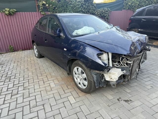 Синій Хендай Елантра, об'ємом двигуна 1.6 л та пробігом 55 тис. км за 2100 $, фото 3 на Automoto.ua