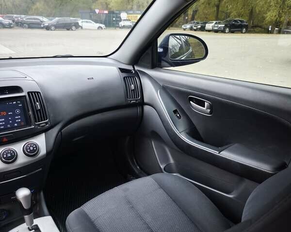 Синий Хендай Элантра, объемом двигателя 1.59 л и пробегом 287 тыс. км за 6300 $, фото 11 на Automoto.ua