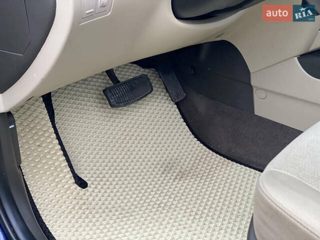 Синий Хендай Элантра, объемом двигателя 1.98 л и пробегом 238 тыс. км за 6999 $, фото 10 на Automoto.ua