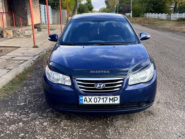 Синий Хендай Элантра, объемом двигателя 1.6 л и пробегом 210 тыс. км за 4000 $, фото 1 на Automoto.ua