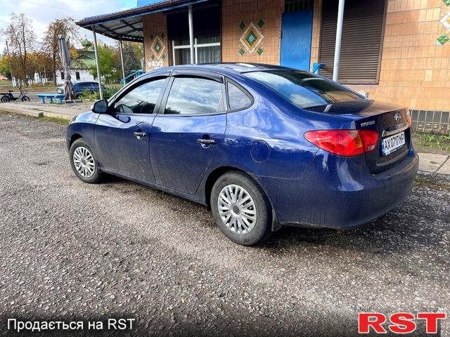 Синий Хендай Элантра, объемом двигателя 1.6 л и пробегом 210 тыс. км за 4000 $, фото 3 на Automoto.ua