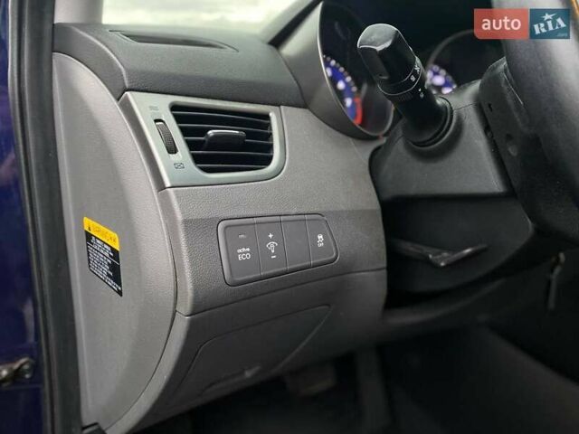 Синій Хендай Елантра, об'ємом двигуна 1.8 л та пробігом 215 тис. км за 8990 $, фото 19 на Automoto.ua