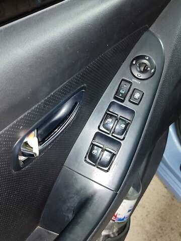 Синий Хендай Элантра, объемом двигателя 1.49 л и пробегом 162 тыс. км за 8000 $, фото 11 на Automoto.ua