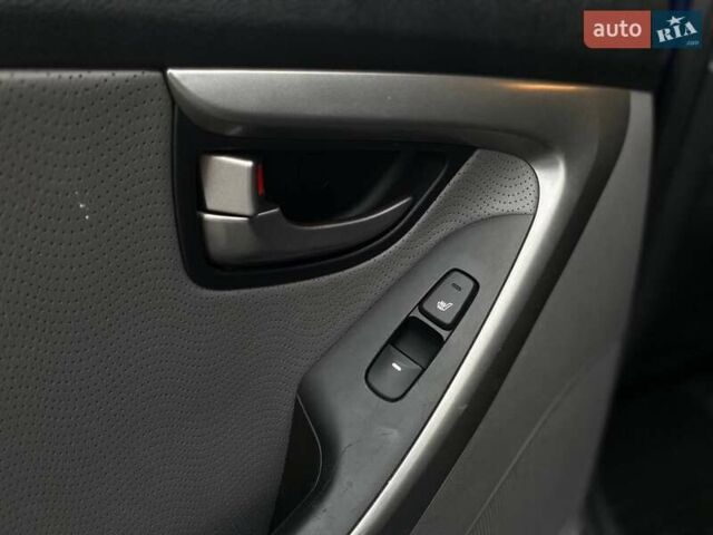 Синий Хендай Элантра, объемом двигателя 1.8 л и пробегом 215 тыс. км за 7990 $, фото 29 на Automoto.ua