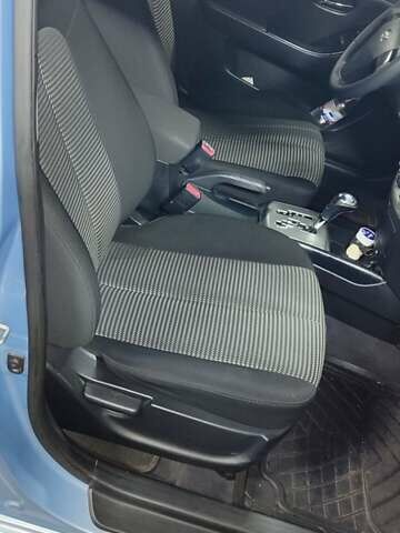 Синий Хендай Элантра, объемом двигателя 1.49 л и пробегом 162 тыс. км за 8000 $, фото 5 на Automoto.ua