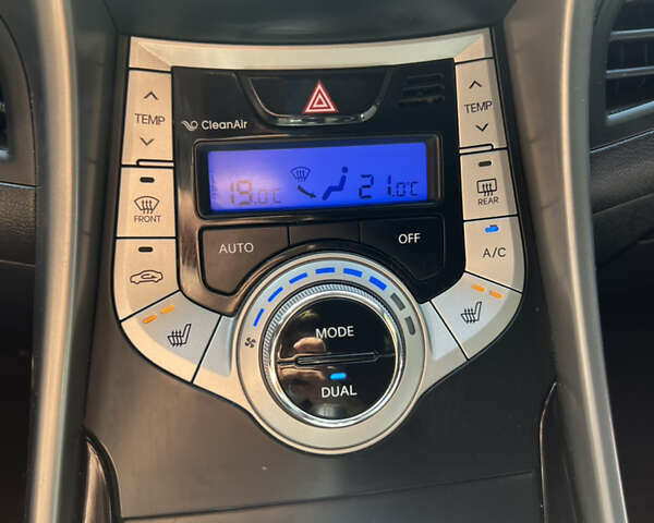 Хендай Элантра 2011 в Киеве на Automoto.ua Синий Хендай Элантра, объемом двигателя 1.8 л и пробегом 200 тыс. км за 8500 $, фото 11 на Automoto.ua