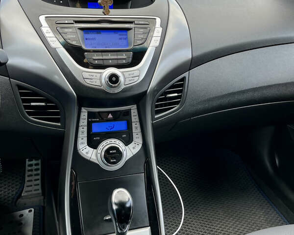 Синий Хендай Элантра, объемом двигателя 1.8 л и пробегом 150 тыс. км за 9350 $, фото 16 на Automoto.ua