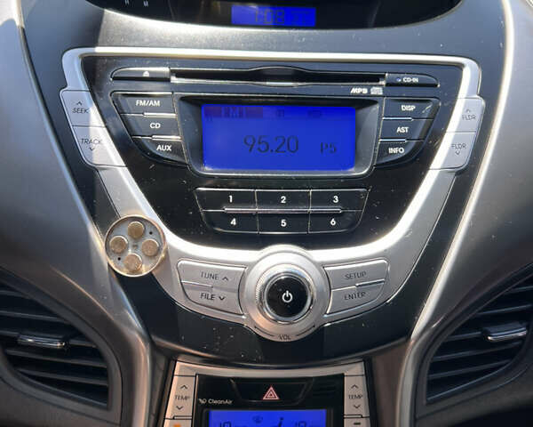 Хендай Элантра 2011 в Киеве на Automoto.ua Синий Хендай Элантра, объемом двигателя 1.8 л и пробегом 200 тыс. км за 8500 $, фото 15 на Automoto.ua