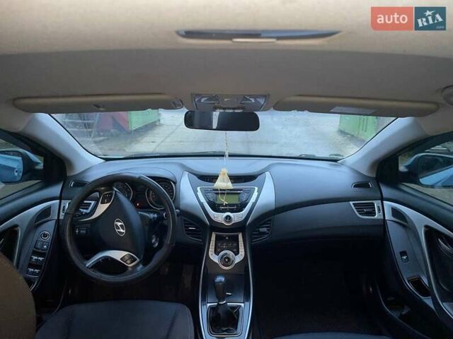 Синій Хендай Елантра, об'ємом двигуна 1.59 л та пробігом 182 тис. км за 6850 $, фото 11 на Automoto.ua