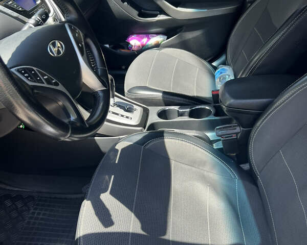 Хендай Элантра 2011 в Киеве на Automoto.ua Синий Хендай Элантра, объемом двигателя 1.8 л и пробегом 200 тыс. км за 8500 $, фото 9 на Automoto.ua