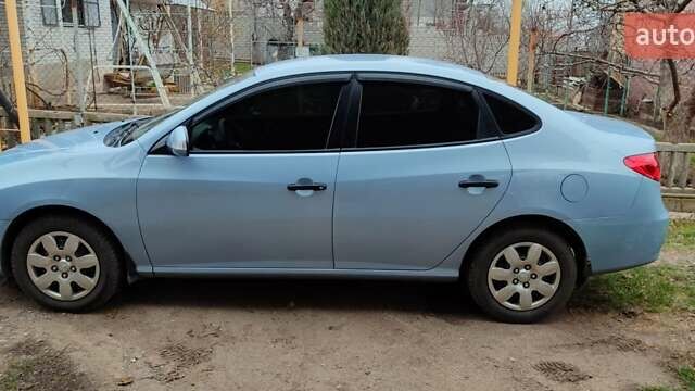 Синий Хендай Элантра, объемом двигателя 1.49 л и пробегом 162 тыс. км за 8000 $, фото 2 на Automoto.ua