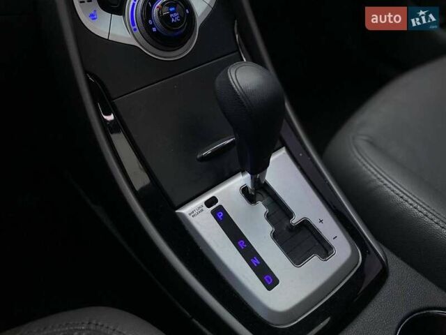 Синій Хендай Елантра, об'ємом двигуна 1.8 л та пробігом 215 тис. км за 8990 $, фото 36 на Automoto.ua