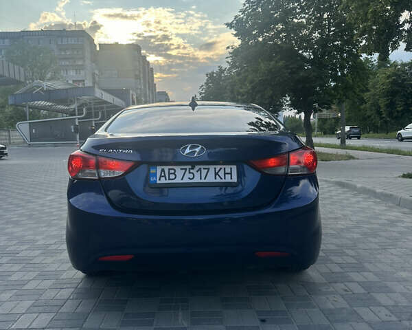 Хендай Элантра 2012 в Хмельницком на Automoto.ua Синий Хендай Элантра, объемом двигателя 1.8 л и пробегом 211 тыс. км за 8999 $, фото 3 на Automoto.ua