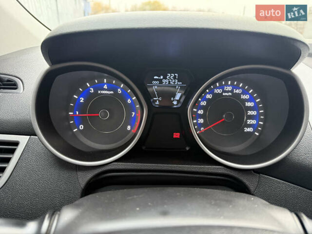 Синий Хендай Элантра, объемом двигателя 1.8 л и пробегом 100 тыс. км за 8700 $, фото 7 на Automoto.ua