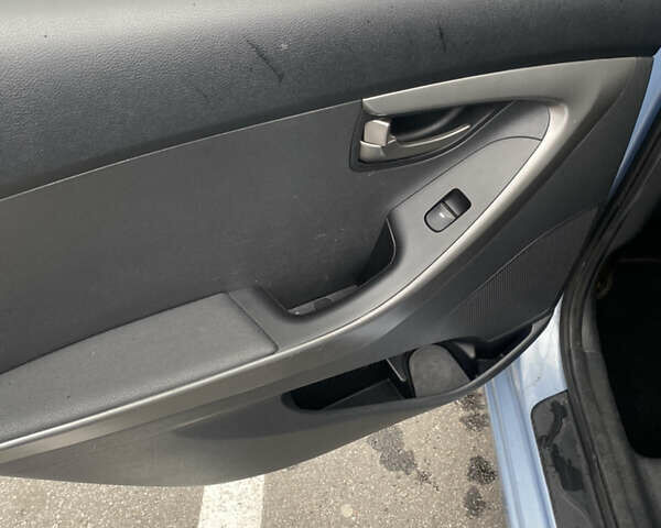 Синий Хендай Элантра, объемом двигателя 1.59 л и пробегом 197 тыс. км за 8900 $, фото 14 на Automoto.ua