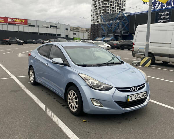 Синий Хендай Элантра, объемом двигателя 1.59 л и пробегом 197 тыс. км за 8900 $, фото 1 на Automoto.ua
