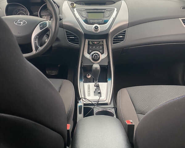 Синий Хендай Элантра, объемом двигателя 1.59 л и пробегом 197 тыс. км за 8900 $, фото 12 на Automoto.ua