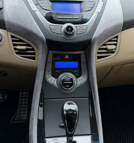 Синий Хендай Элантра, объемом двигателя 1.8 л и пробегом 160 тыс. км за 8800 $, фото 19 на Automoto.ua