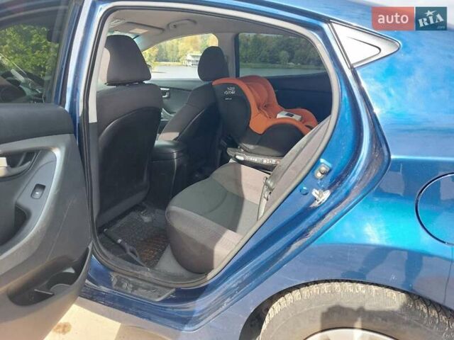 Синій Хендай Елантра, об'ємом двигуна 1.59 л та пробігом 173 тис. км за 7500 $, фото 13 на Automoto.ua