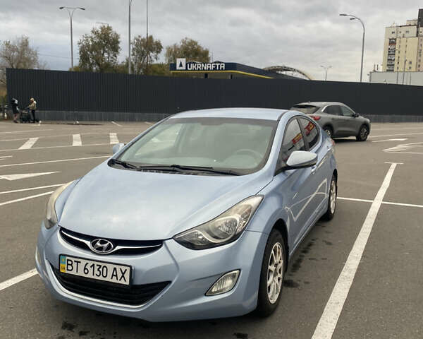 Синий Хендай Элантра, объемом двигателя 1.59 л и пробегом 197 тыс. км за 8900 $, фото 3 на Automoto.ua