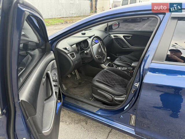 Синий Хендай Элантра, объемом двигателя 1.8 л и пробегом 100 тыс. км за 8700 $, фото 6 на Automoto.ua